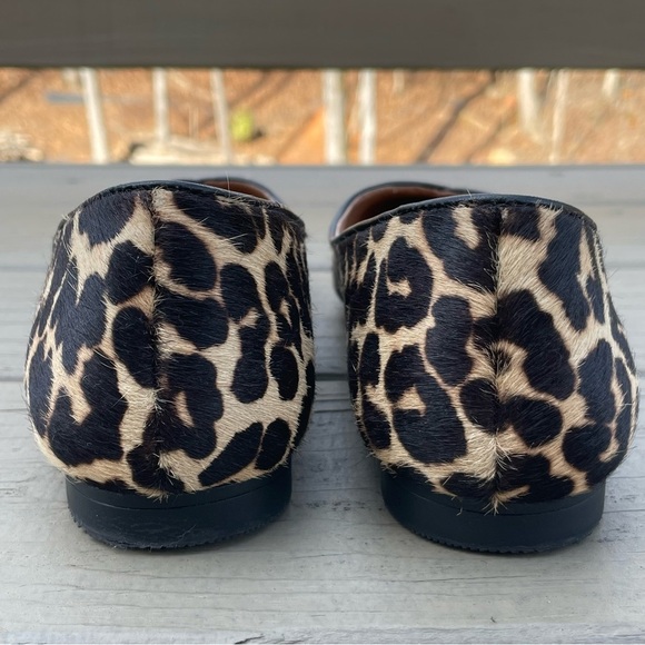 ✨Vionic Leopard Print Flats✨ - Picture 7 of 10